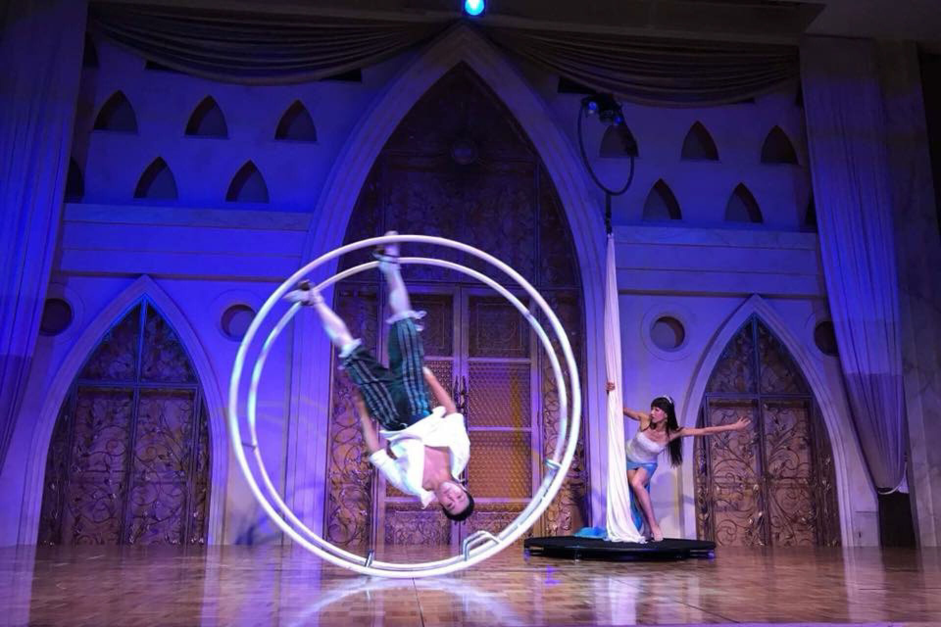 performer_slide4.jpg